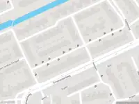 Ambulance met grote spoed naar de Eduard C F Hellendoornstraat in Schiedam