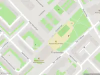 Ambulance met grote spoed naar de Hugo de Vrieslaan in Amsterdam