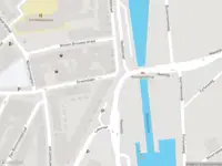 Ambulance met gepaste spoed naar de Lekstraat in Schiedam