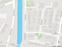 Ambulance met grote spoed naar de Rijksstraatweg in Duivendrecht