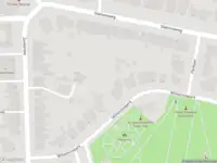 Brandweer met gepaste spoed naar de Stationsweg in Meppel vanwege een liftopsluiting