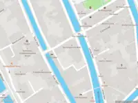 Ambulance met grote spoed naar de Lange Geer in Delft