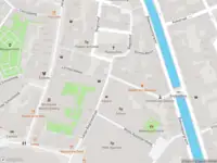 Ambulance met gepaste spoed naar de Lange Begijnestraat in Haarlem