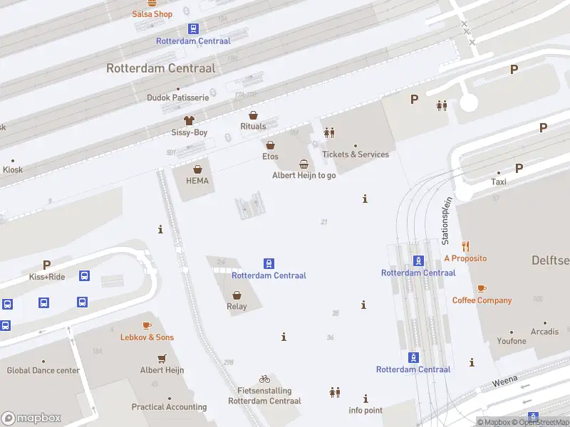 Ambulance met gepaste spoed naar de Stationsplein in Rotterdam