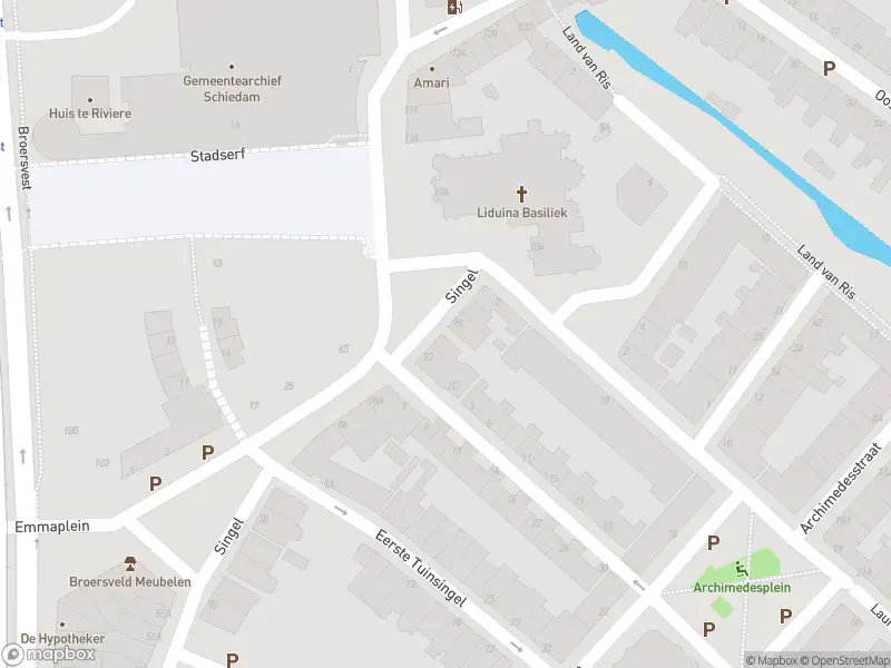 Ambulance met gepaste spoed naar de Singel in Schiedam