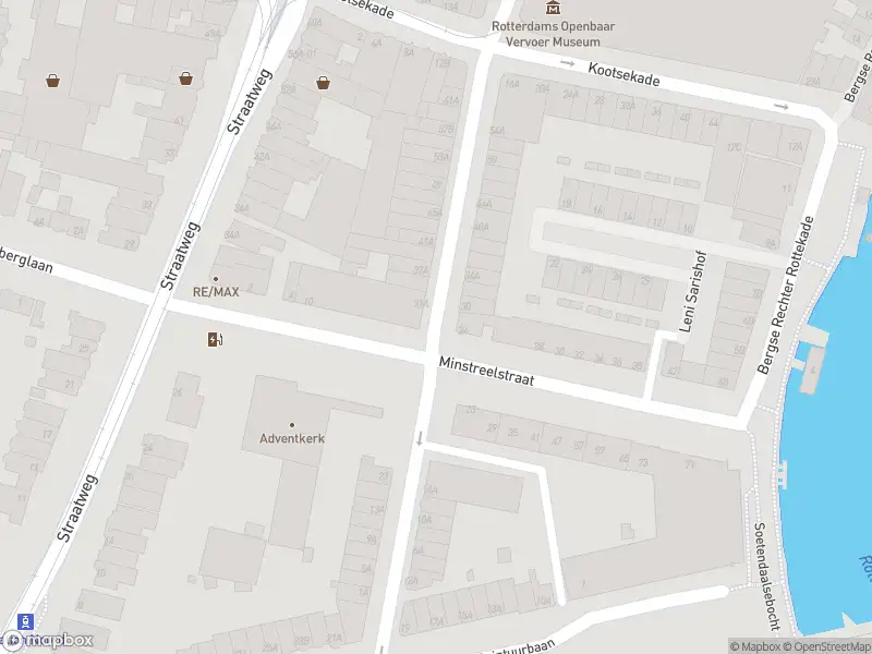 Ambulance met gepaste spoed naar de Minstreelstraat in Rotterdam