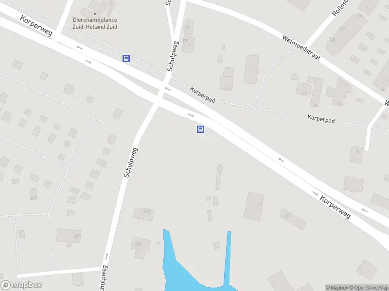 Ambulance met grote spoed naar de Korperweg in Rotterdam