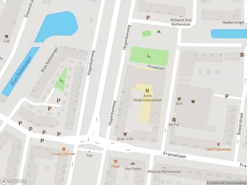 Ambulance met gepaste spoed naar de Hogenbanweg in Rotterdam