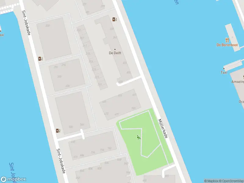 Ambulance met grote spoed naar de Müllerkade in Rotterdam