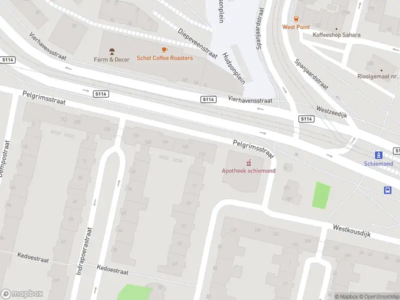 Ambulance met grote spoed naar de Pelgrimsstraat in Rotterdam