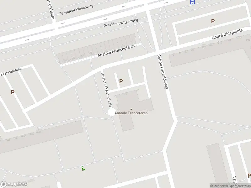 Ambulance met grote spoed naar de Anatole Franceplaats in Rotterdam