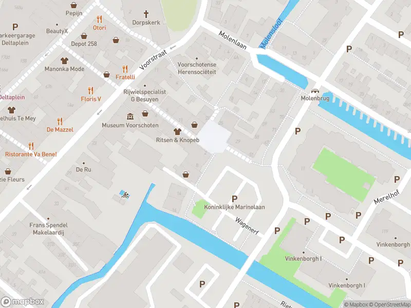 Ambulance met grote spoed naar de Wagenerf in Voorschoten