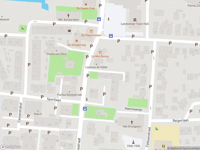 Ambulance met grote spoed naar de Oude Keern in Landsmeer