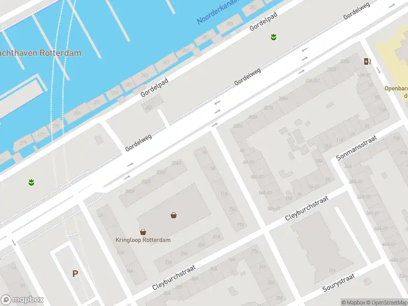 Ambulance met grote spoed naar de Nobelstraat in Rotterdam