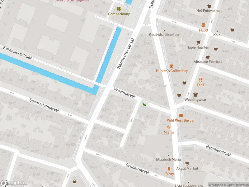 Ambulance met grote spoed naar de Vroomstraat in Haarlem