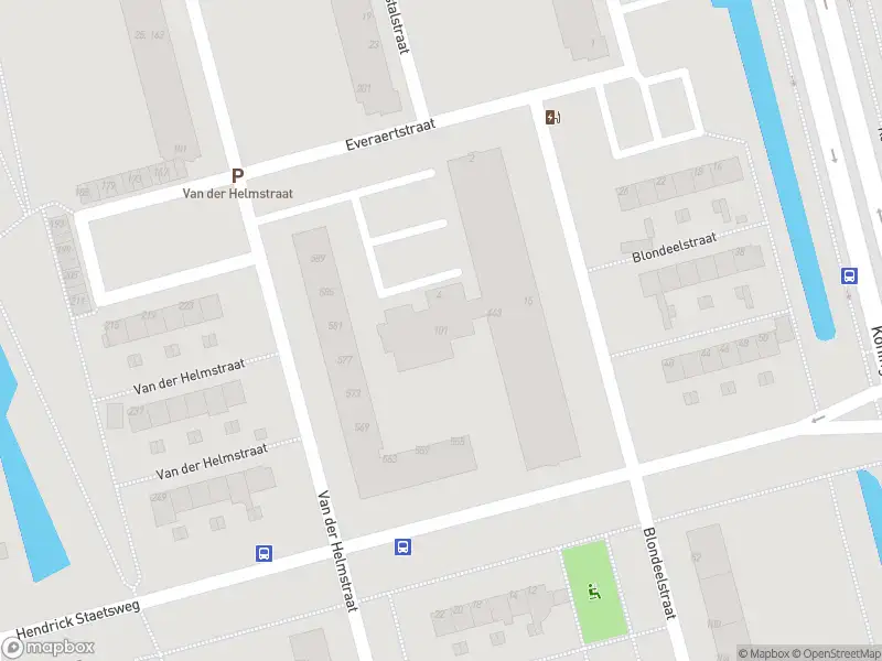 Ambulance met gepaste spoed naar de Hendrick Staetsweg in Rotterdam