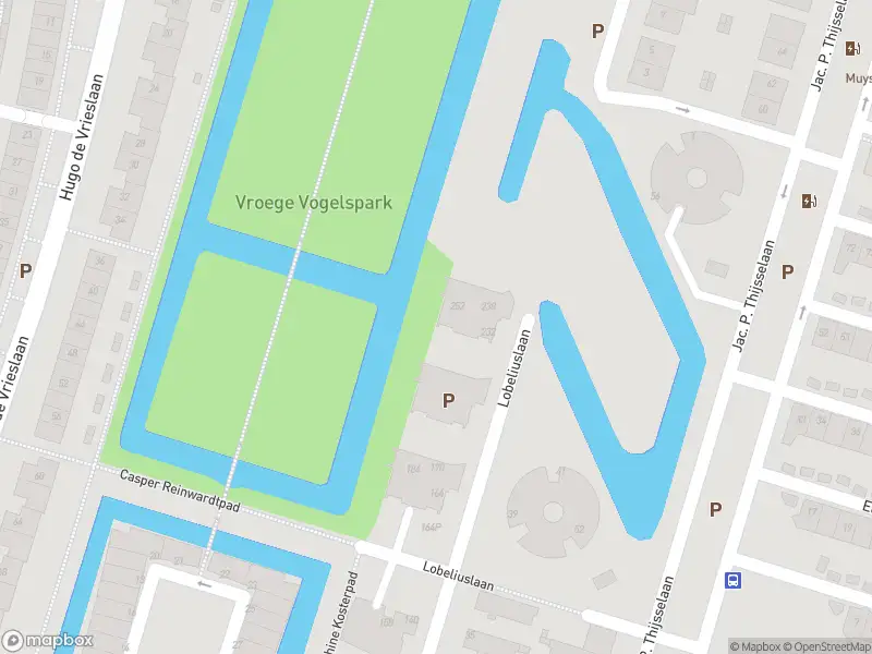 Ambulance met grote spoed naar de Adriaan van Royenlaan in Oegstgeest