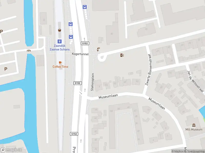 Ambulance met gepaste spoed naar de Stationsplein in Koog aan de Zaan