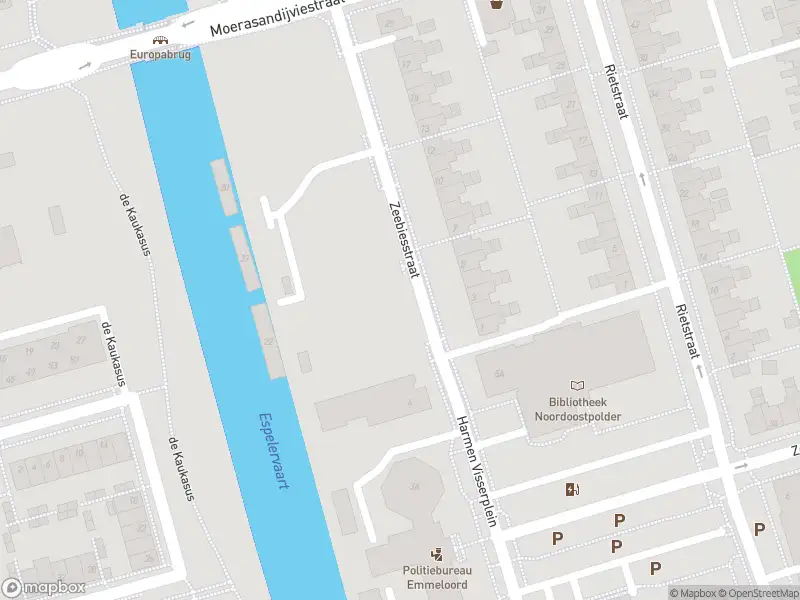 Brandweer met grote spoed naar de Zeebiesstraat in Emmeloord vanwege reanimatie