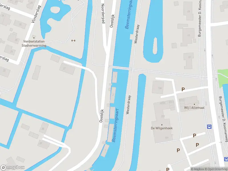 Ambulance met gepaste spoed naar de Oostdijk W in Zuidoostbeemster