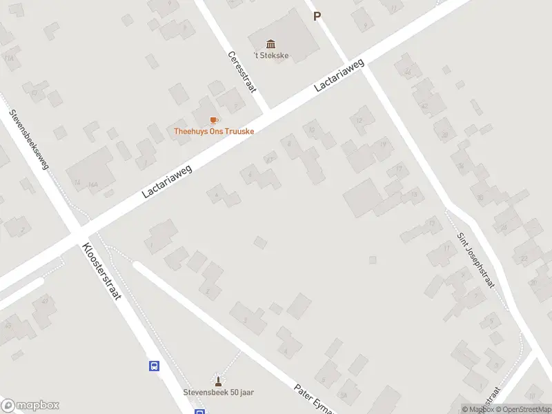 Ambulance met grote spoed naar de Ceresstraat in Stevensbeek vanwege reanimatie