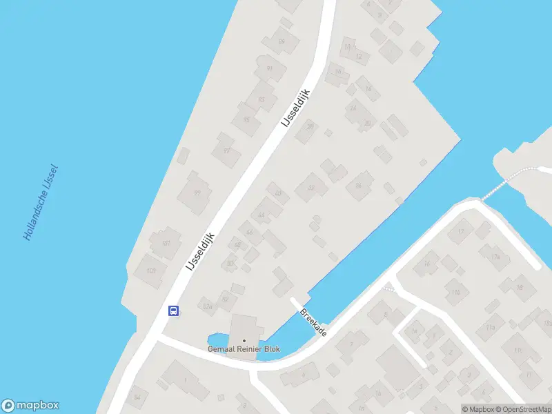 Ambulance met grote spoed naar de IJsseldijk in Krimpen aan den IJssel