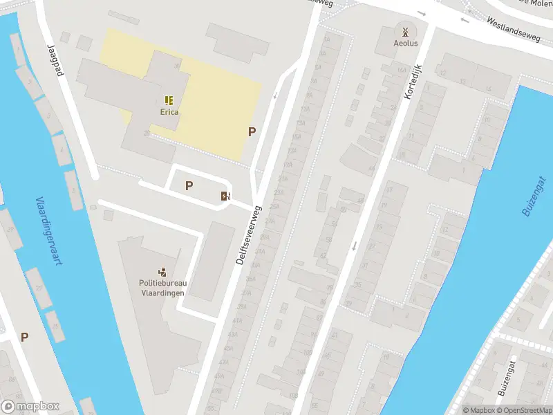 Ambulance met gepaste spoed naar de Delftseveerweg in Vlaardingen