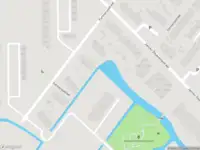 Brandweer met grote spoed naar de Gabbemastraat in Sneek vanwege voertuigbrand