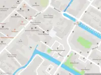 Ambulance met grote spoed naar de Wagenerf in Voorschoten