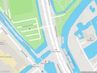 Ambulance met gepaste spoed naar de Oegstgeesterweg in Leiden