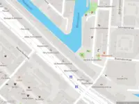 Politie met grote spoed naar de Tussen de Bogen in Amsterdam vanwege ongeval met letsel