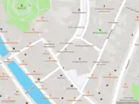 Politie met grote spoed naar de Hooglandse Kerkgracht in Leiden vanwege ongeval met letsel