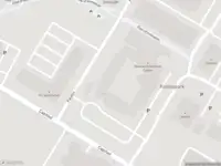 Brandweer met grote spoed naar de Capitool in Enschede vanwege voertuigbrand