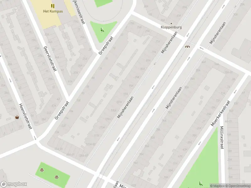 Ambulance met grote spoed naar de Mijnsherenlaan in Rotterdam