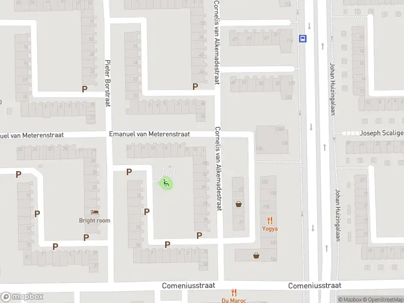 Ambulance met grote spoed naar de Emanuel van Meterenstraat in Amsterdam