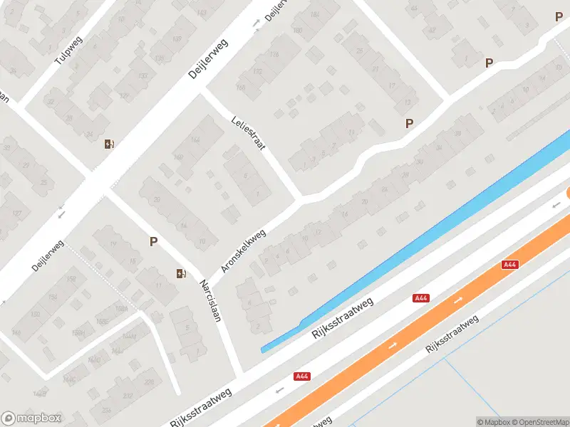 Ambulance met grote spoed naar de Aronskelkweg in Wassenaar