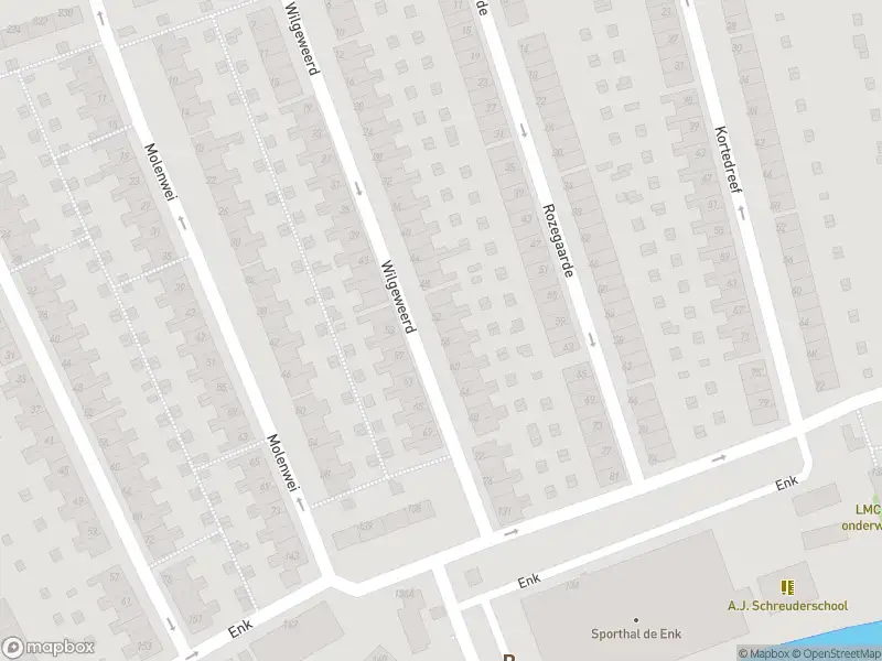 Ambulance met grote spoed naar de Wilgeweerd in Rotterdam