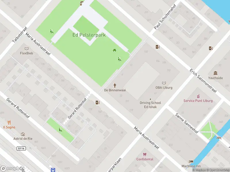 Brandweer met gepaste spoed naar de Ed Pelsterpark in Amsterdam