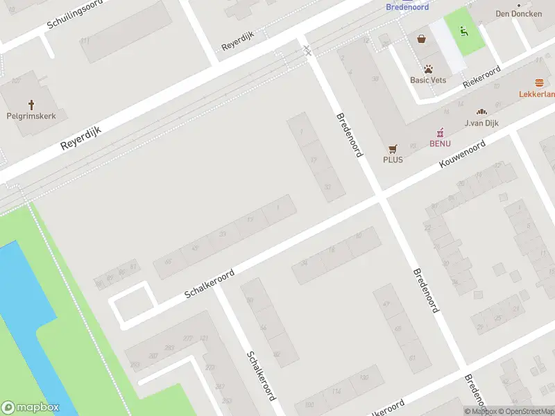 Ambulance met grote spoed naar de Schalkeroord in Rotterdam