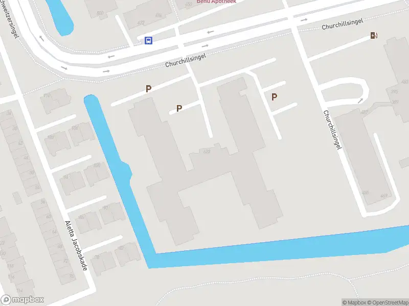 Ambulance met grote spoed naar de Churchillsingel in Vlaardingen