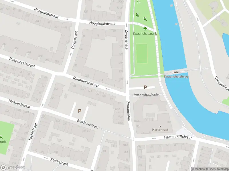 Ambulance met grote spoed naar de Raephorststraat in Rotterdam