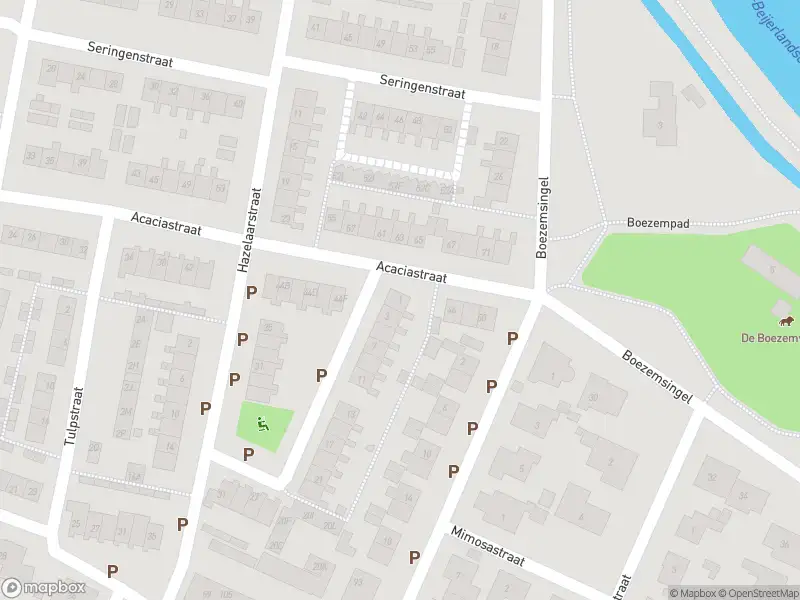 Ambulance met gepaste spoed naar de Larixplantsoen in Oud-Beijerland