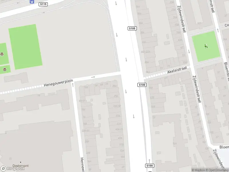 Ambulance met grote spoed naar de Henegouwerlaan in Rotterdam