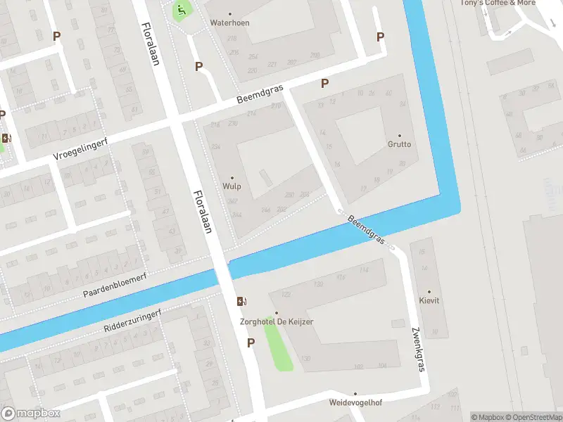 Ambulance met grote spoed naar de Floralaan in Pijnacker