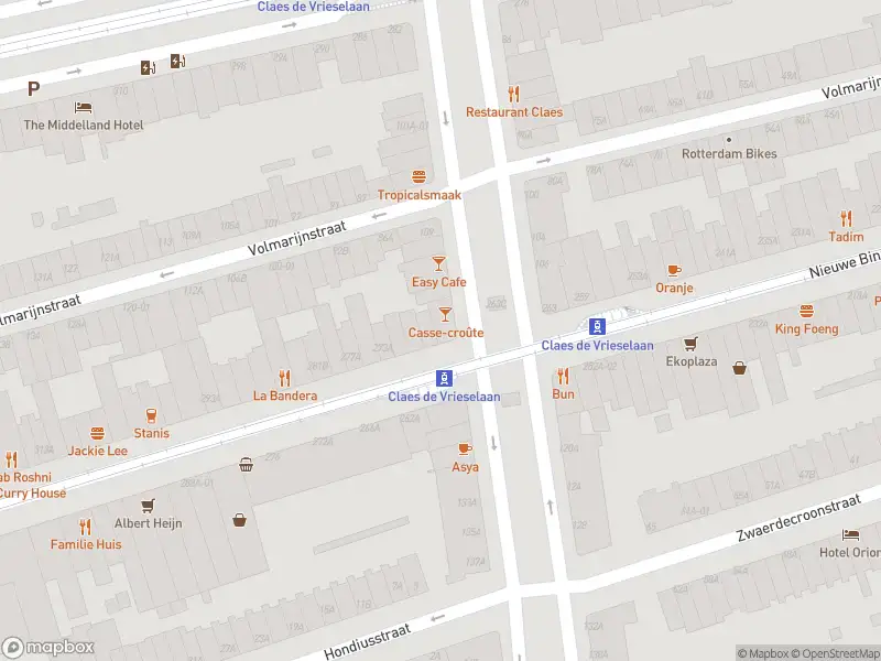 Ambulance met grote spoed naar de Nieuwe Binnenweg in Rotterdam