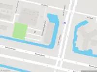 Ambulance met grote spoed naar de Christiaan Huygenshof in Amstelveen