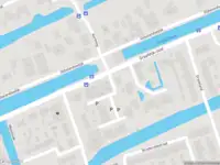 Ambulance met grote spoed naar de Nieuwe Dam in Molenaarsgraaf