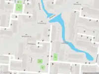 Ambulance met gepaste spoed naar de Gamandertuin in Leiden