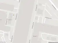 Brandweer met gepaste spoed naar de Achtseweg Zuid in Eindhoven vanwege een liftopsluiting