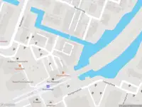 Ambulance met grote spoed naar de Wiardi Beckmanrode in Zoetermeer